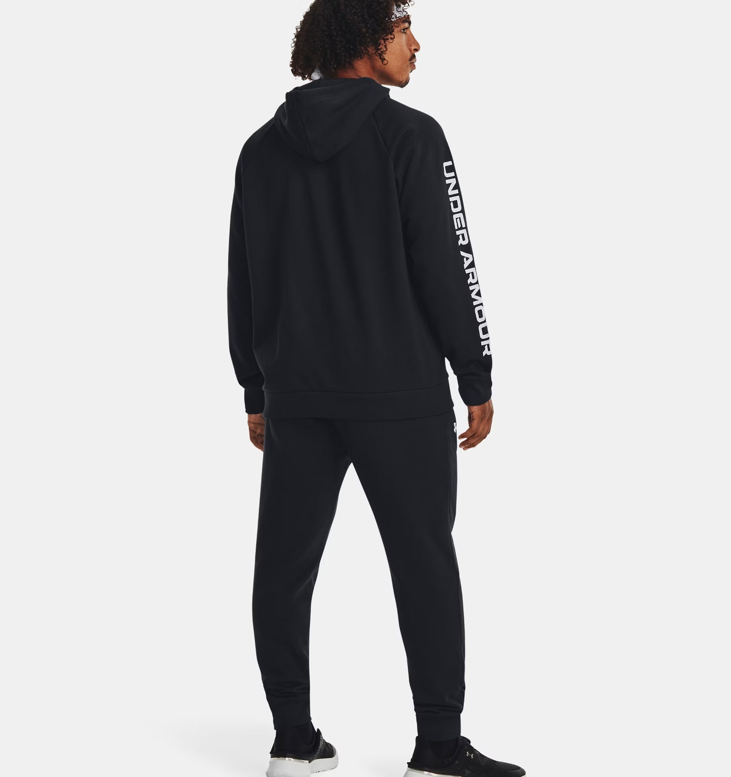 Męskie spodnie dresowe z Rival Fleece Under Armour Joggers Black 1379768-001