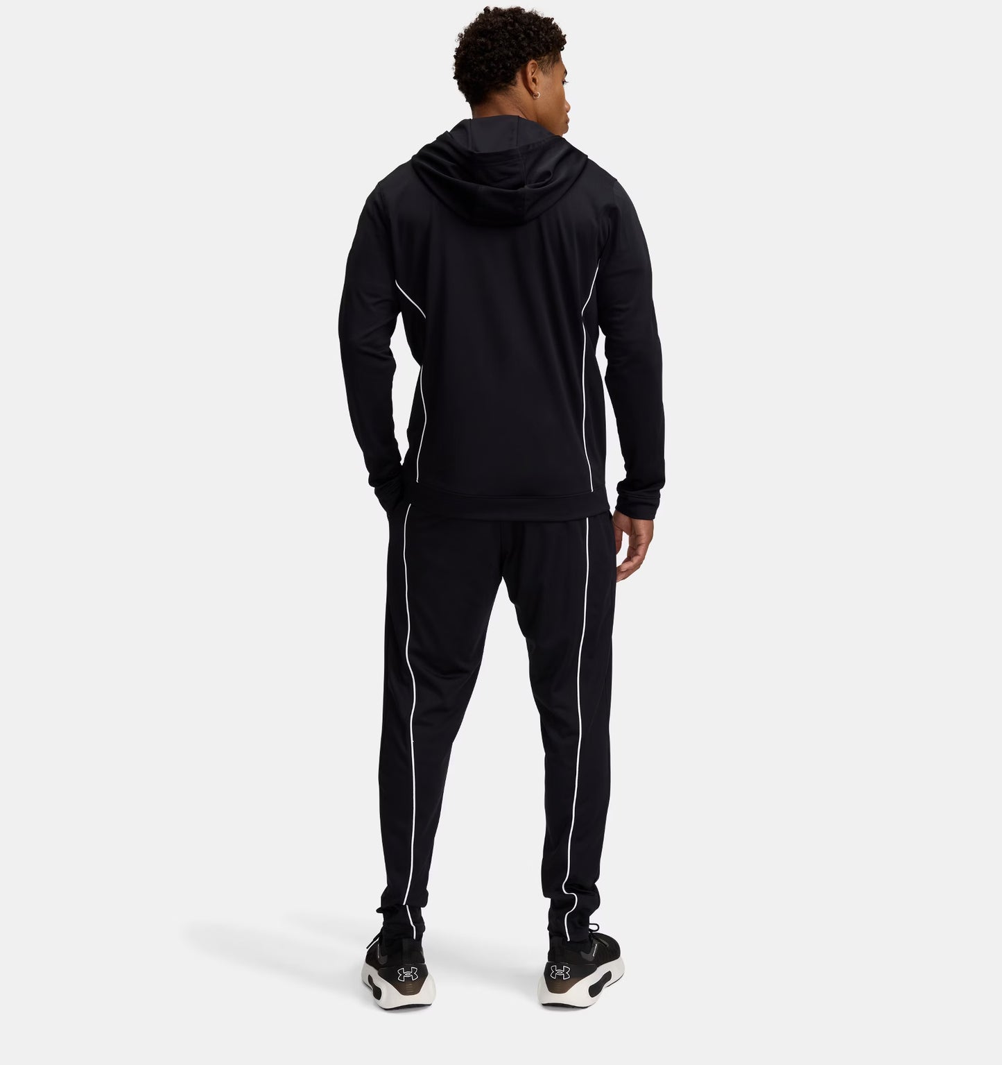 Męski dres treningowy z dzianiny Tricot Under Armour EMEA Tracksuit Novelty Black 1390152-001