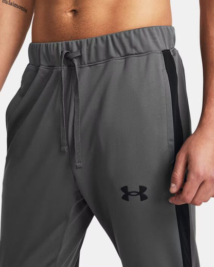 Męski dres treningowy z Rival Knit Under Armour RIVAL KNIT TRACK SUIT Pitch Gray / Black 1357139-025